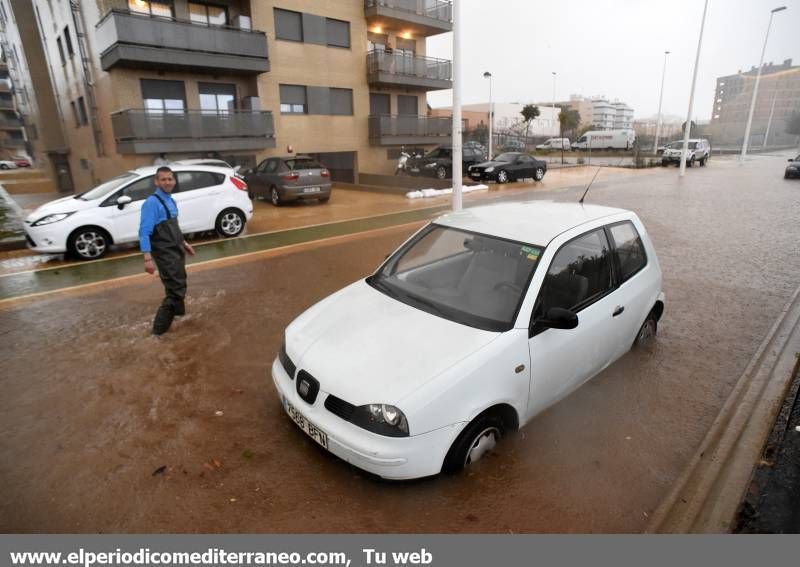 GALERÍA DE FOTOS -- El diluvio cae en Castellón y provoca inundaciones