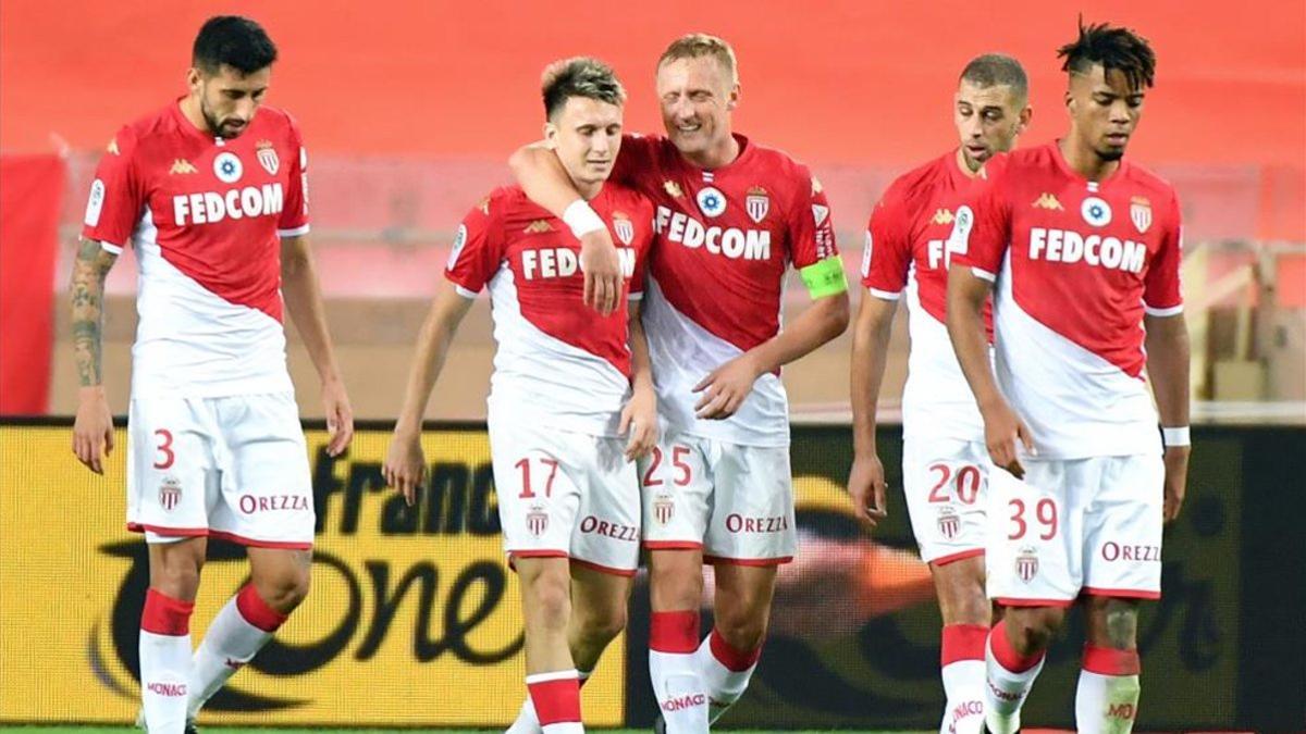 Golovin celebrando el primer y único gol del Mónaco