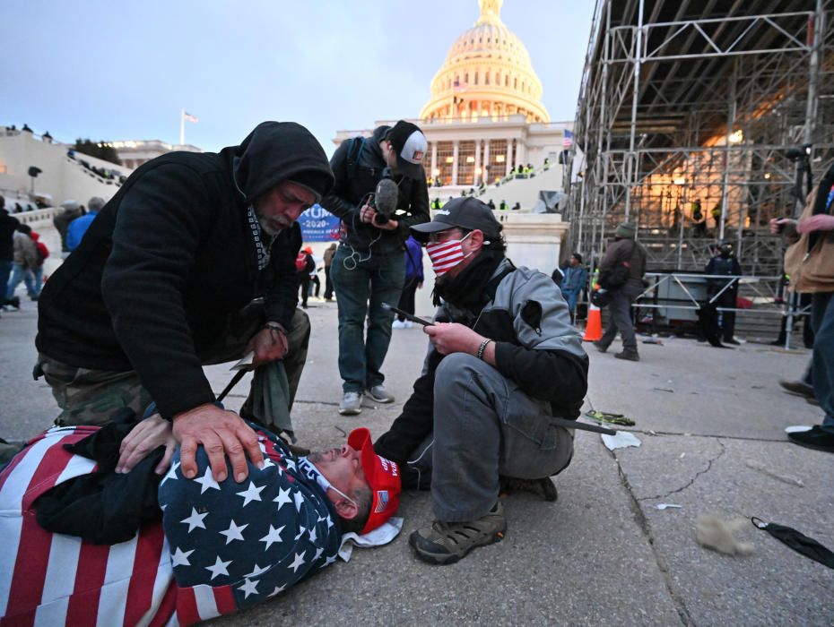 Una torba de seguidors de Trump assalta el Capitol