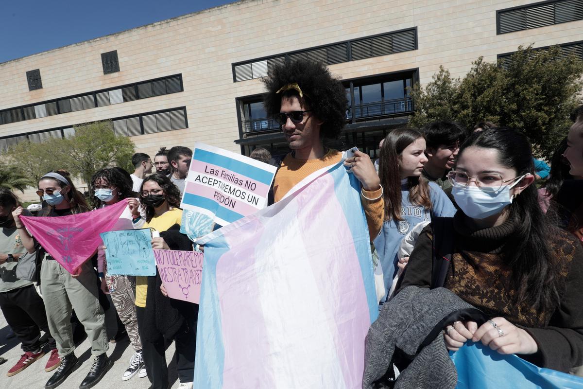 La UIB suspende por las protestas una conferencia sobre transexualidad La UIB suspende por las protestas una conferencia sobre transexualidad