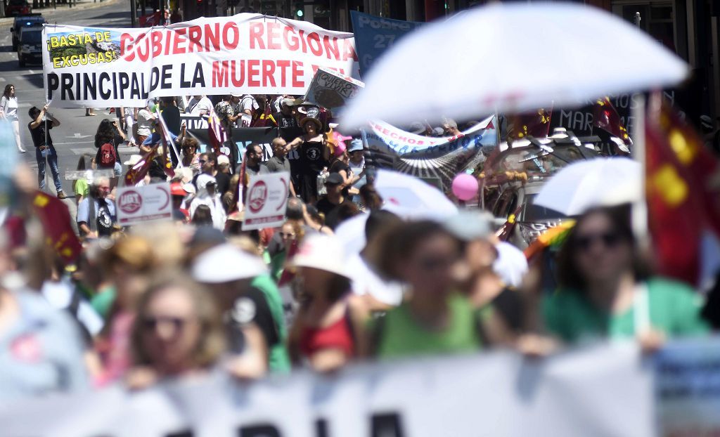 Las mareas se echan a la calle en el Día de la Región de Murcia