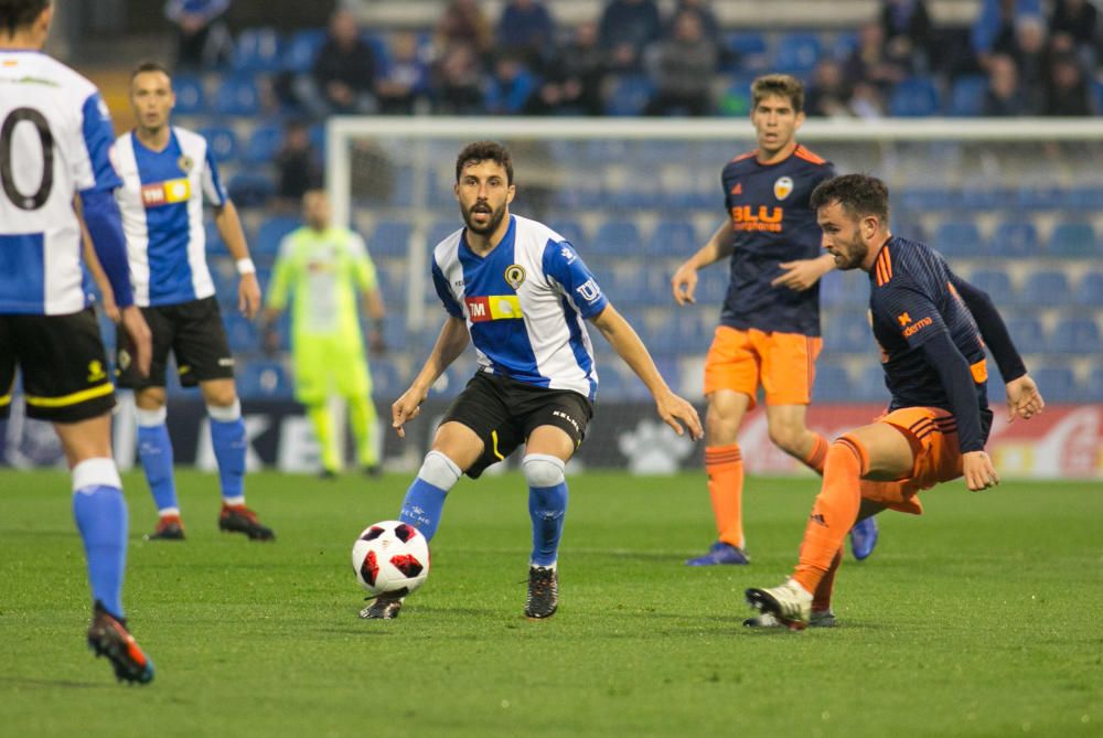El Hércules remonta al Mestalla con goles de Pablo Íñiguez y Carlos Martínez
