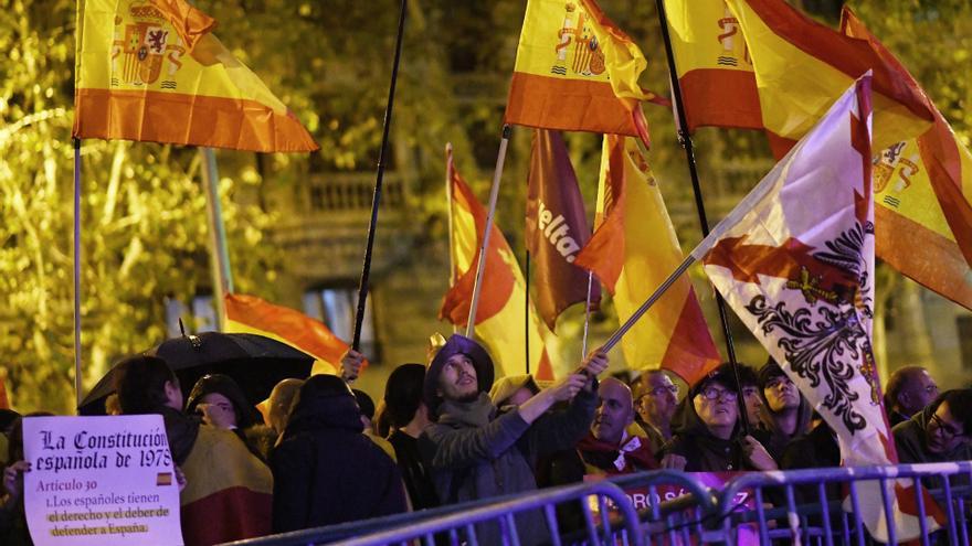 Tretze detinguts i quatre policies ferits en la novena nit de protestes contra l&#039;amnistia a Madrid