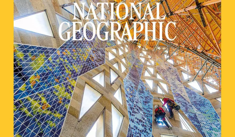 Barcelona regresa, 60 años después, a la portada de 'National Geographic' con una Sagrada Família inédita