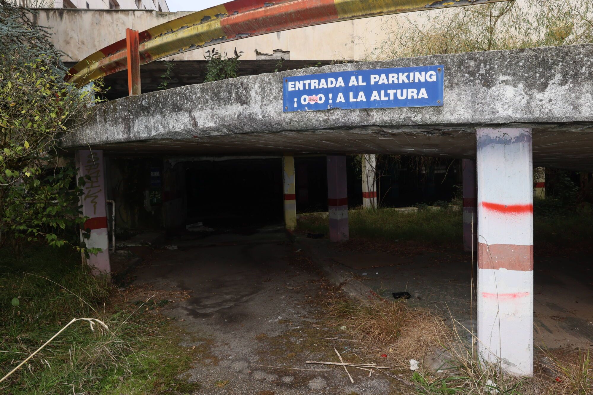 Viejo HUCA. Recorrido por cómo está el viejo hospital.