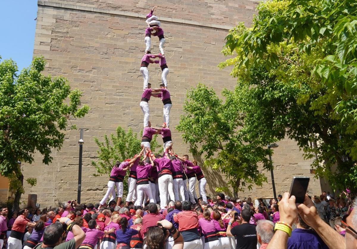 Una de les construccions dels castells dels Moixiganguers