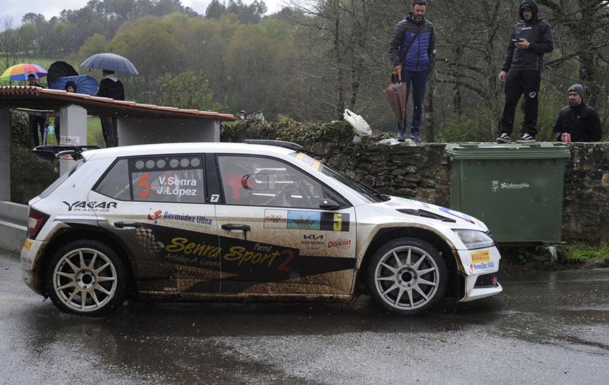 El Skoda de Senra, en el Shakedown de Soutolongo. |  // BERNABÉ/JAVIER LALÍN