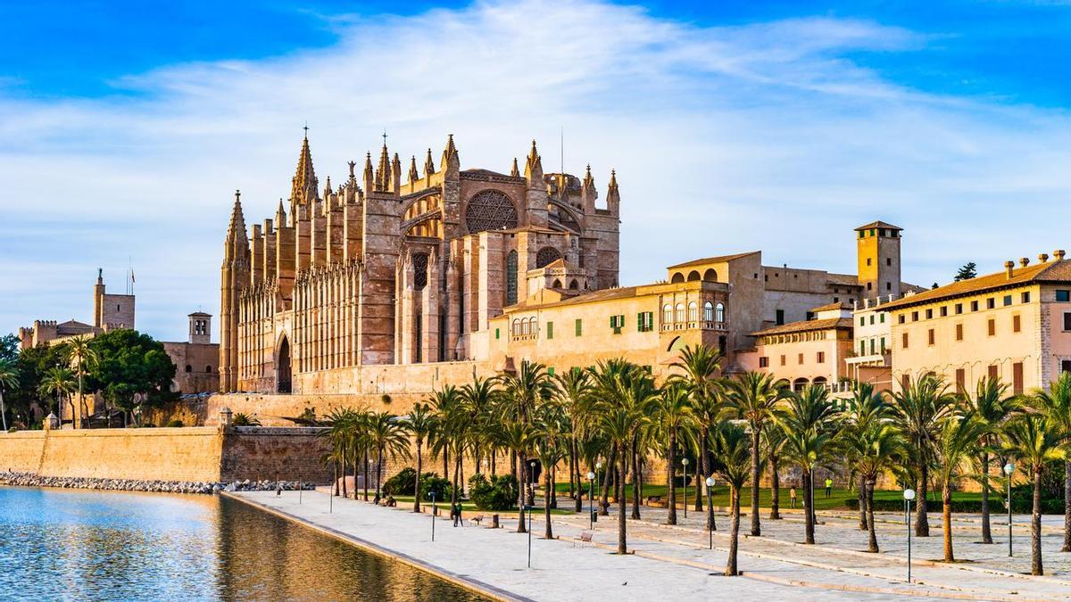 La Catedral con el Rosetón gótico más grande del mundo