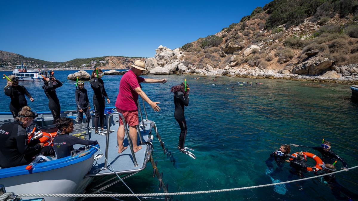 Practicando snorkel en las Islas Medas