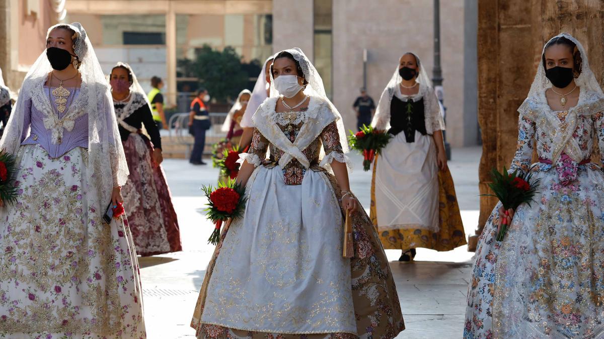 Búscate en el segundo día de Ofrenda por las calles del Mar y Avellanas entre las 9:00 y 10:00 horas