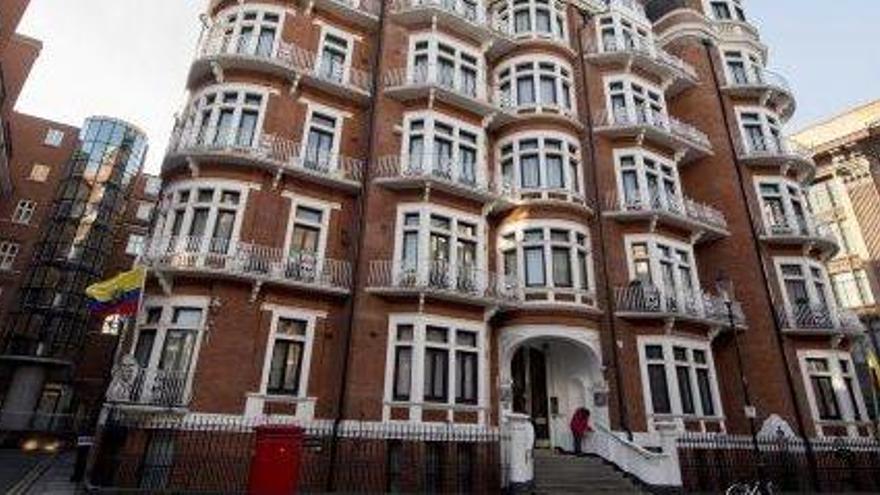Assange és a l&#039;ambaixada d&#039;Equador a Londres