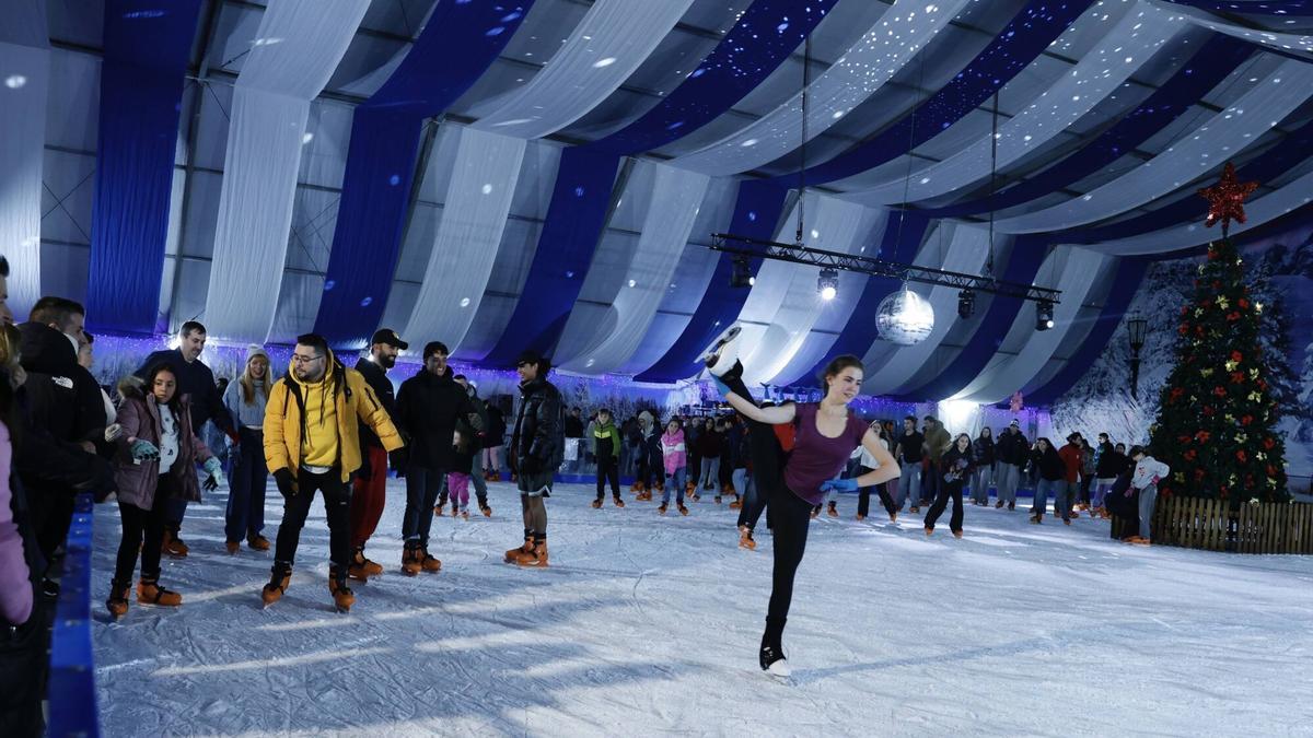 VÍDEO: Así es "Inverland", el paraíso navideño de Gijón