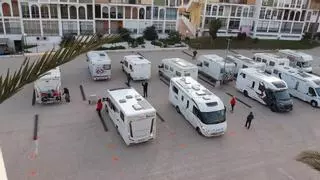 El Ayuntamiento de Torrevieja decreta el cierre de un camping de autocaravanas en Mar Azul