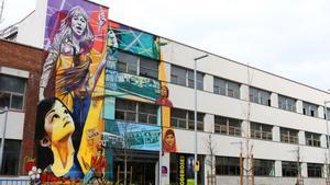 La fachada de La Ciba, con el mural de Irantzu Lekue, uno de los elementos destacados por la FEMP