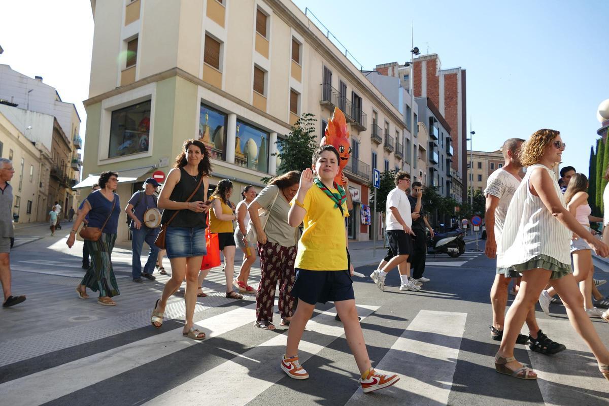 EN IMATGES | Figueres rep la Flama del Canigó i la reparteix arreu de l'Alt Empordà