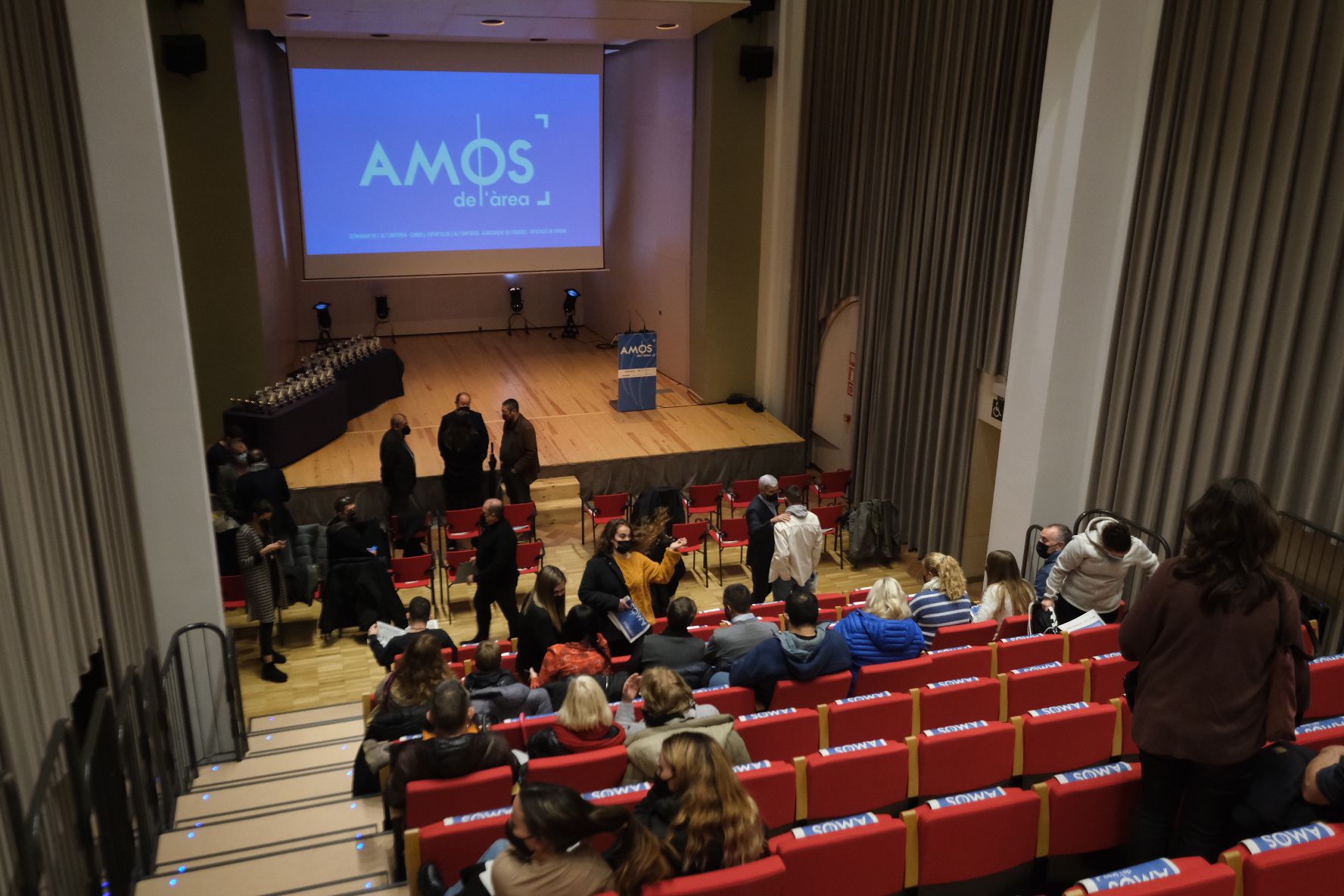 Els guardonats dels Premis Amos de l'Àrea reben el seu reconeixement