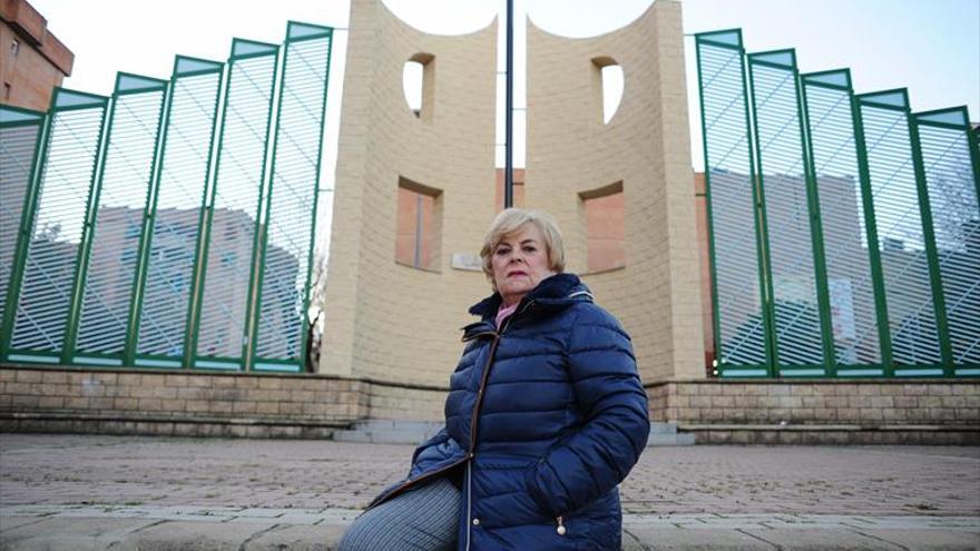 «La ultraderecha quiere acabar con el paro metiendo a la mujer en casa»