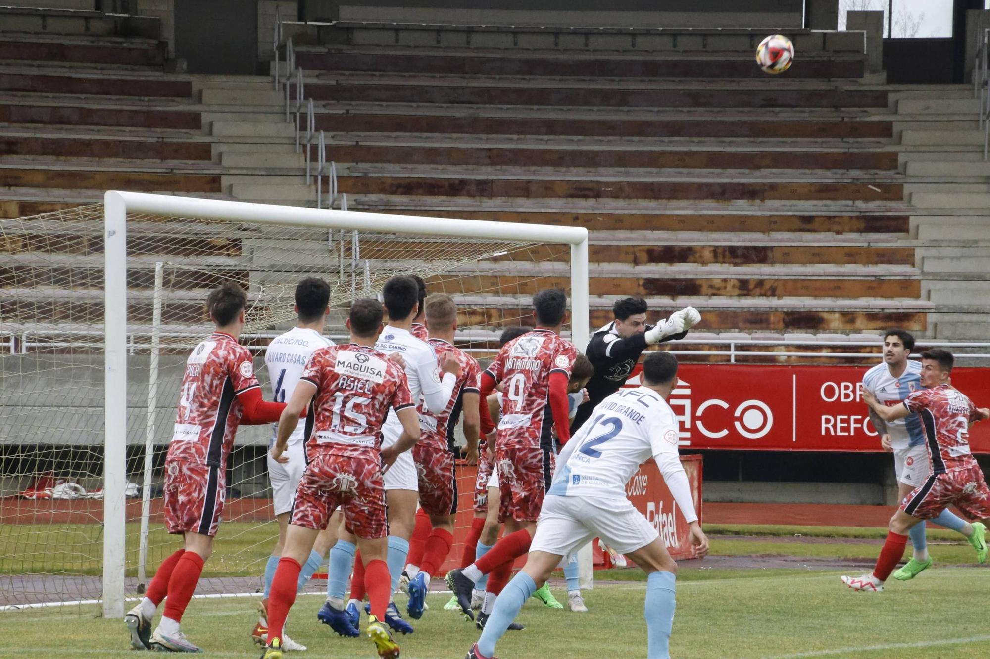 El Compos vence al Guijuelo en San Lázaro