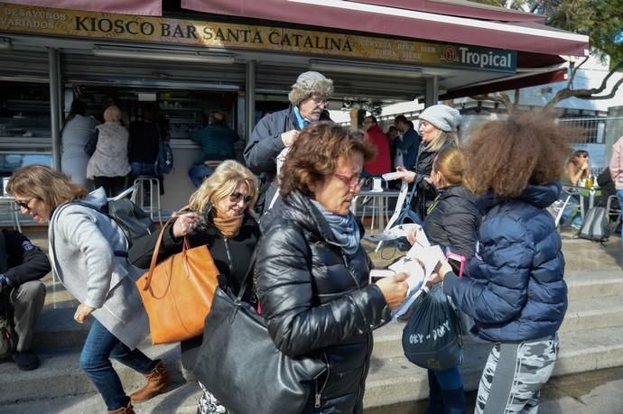 19-02-19. LAS PALMAS DE GRAN CANARIA. COLAS ENTRADAS CARNAVAL.  FOTO: JOSÉ CARLOS GUERRA.