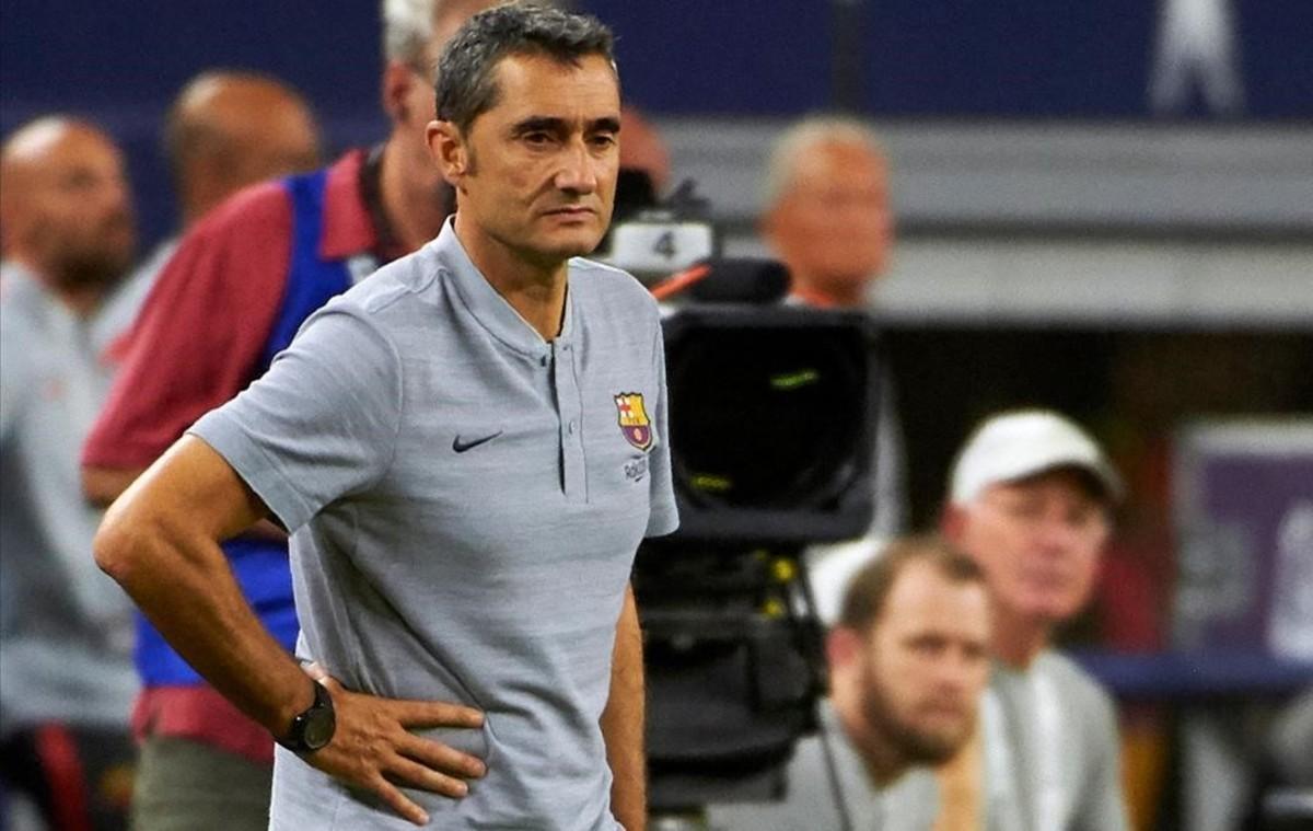 jdomenech44507886 fc barcelona s head coach ernesto valverde looks on during t180804112920