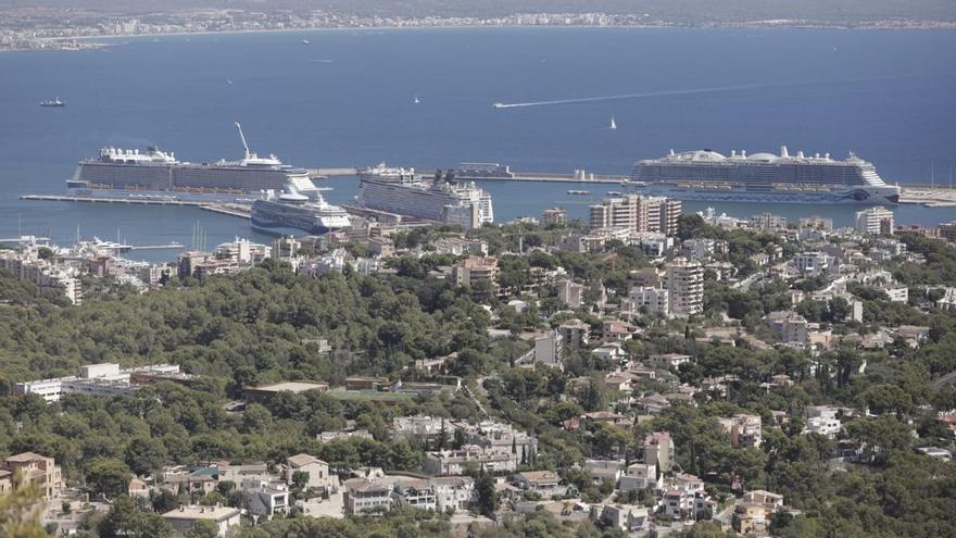 Fünf Kreuzfahrtschiffe mit 16.500 Touristen an einem Tag in Palma de Mallorca