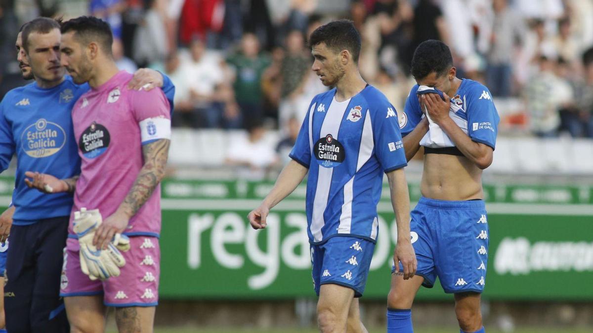 Álex, Mackay, Jaime y Villares, tras el empate del domingo contra el Racing de Ferrol. |  // IAGO LÓPEZ