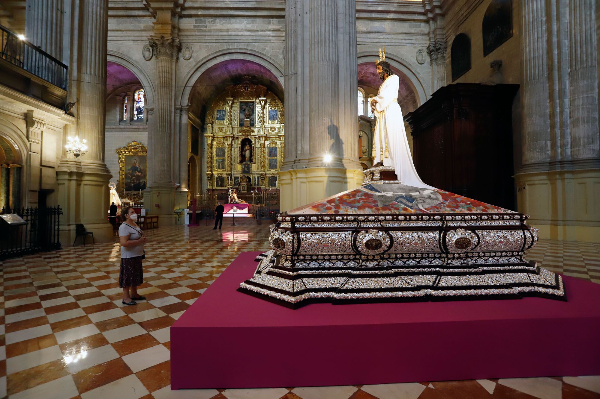 Las imágenes de la exposición 'El Verbo Encarnado' en la Catedral de Málaga