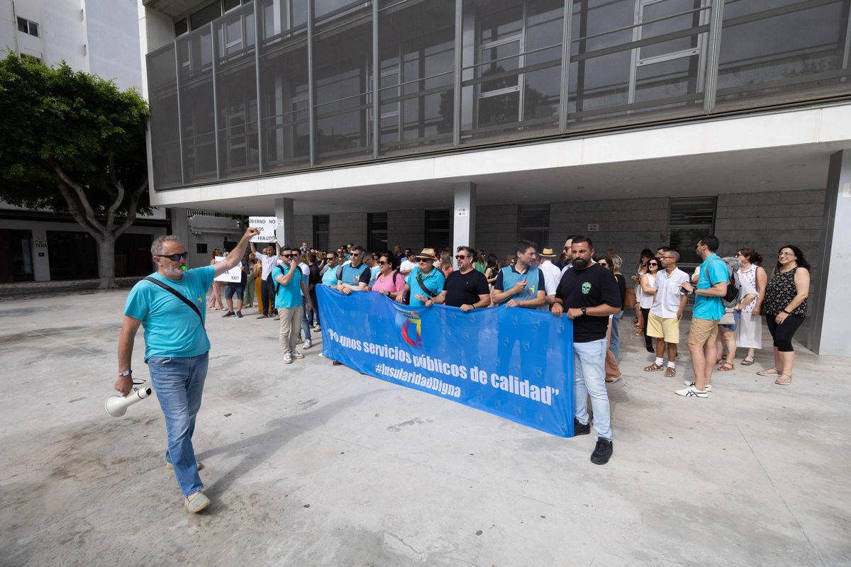 La concentración se ha realizado frente al edificio de los juzgados.