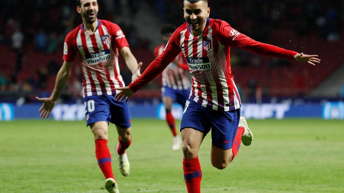 Correa celebra el gol de la victoria del Atlético ante el Valencia.