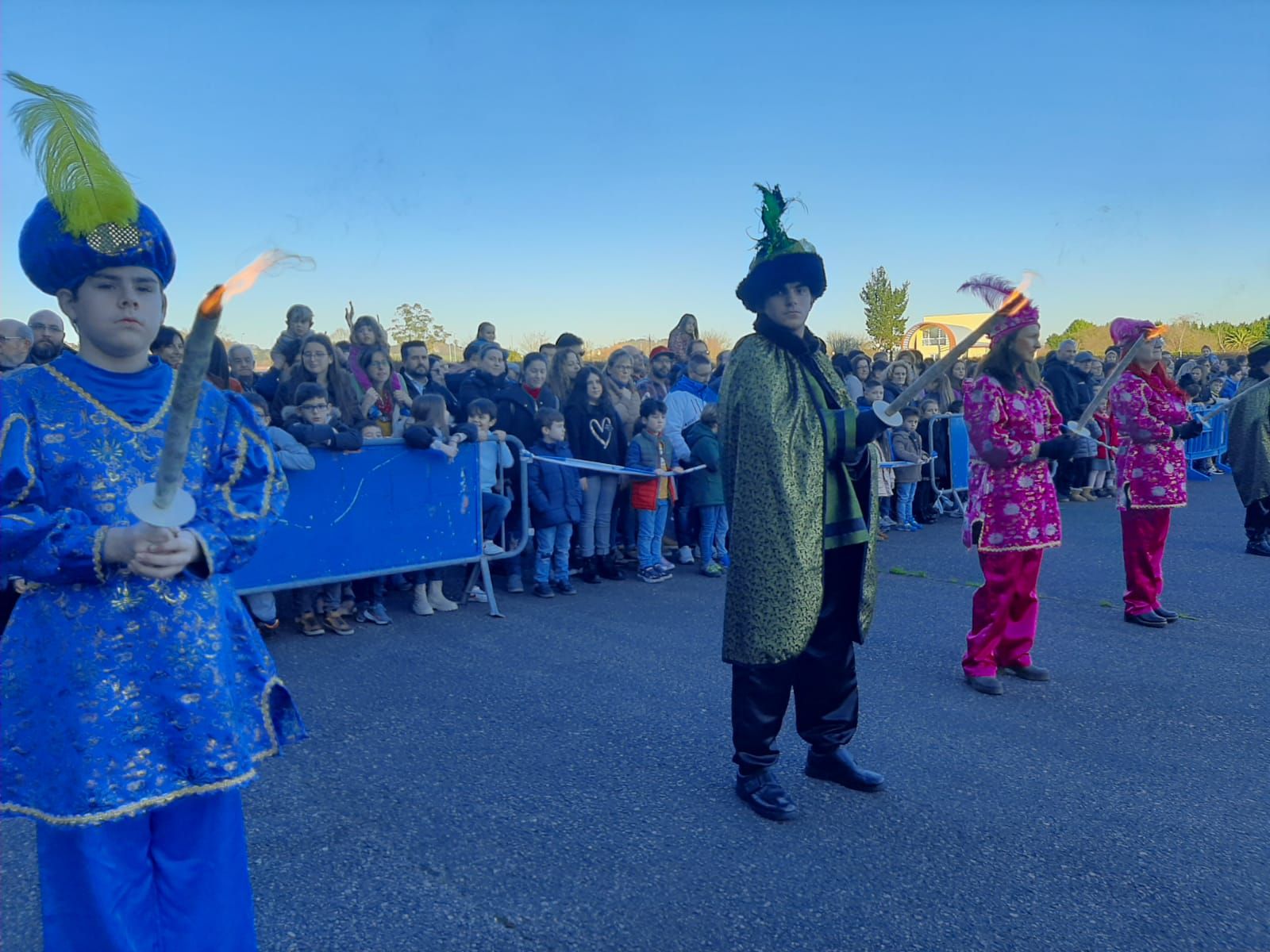 En imágenes: los Reyes Magos, en aeroplano hasta Llanera