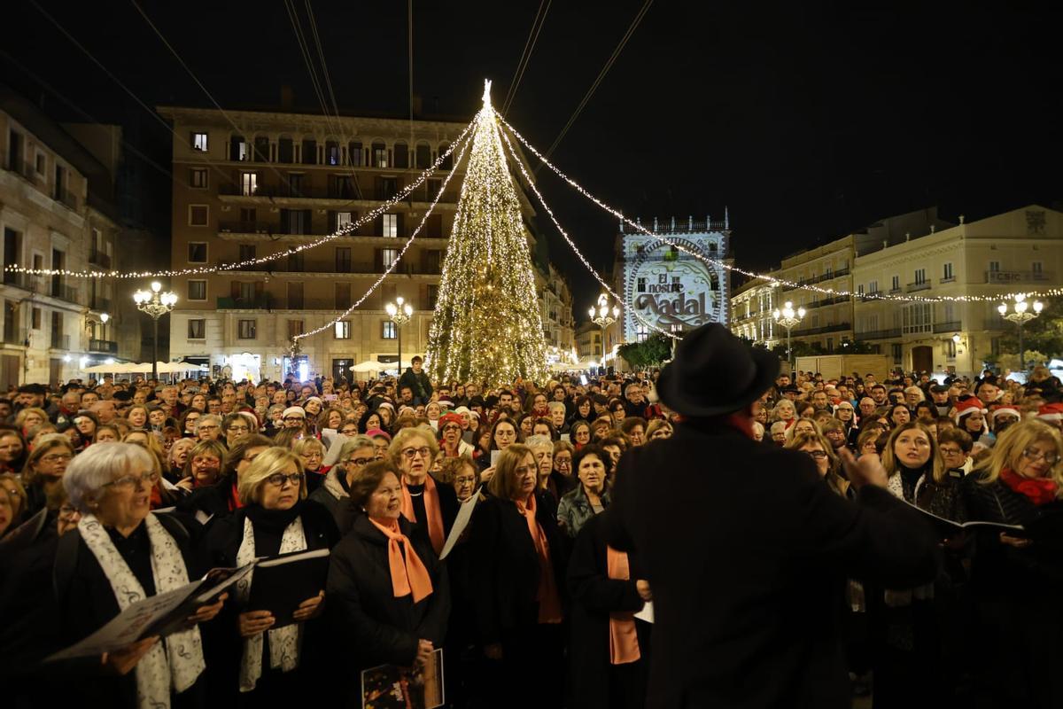 Llenazo en Valencia antes del primer fin de semana de Navidad