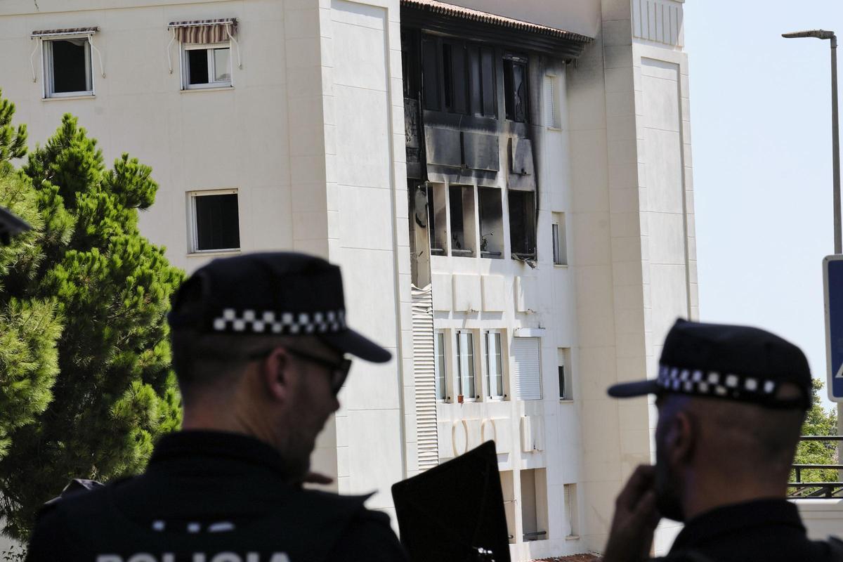 Mueren dos menores de 10 y 15 años en un incendio en una vivienda de Benalmádena (Málaga)