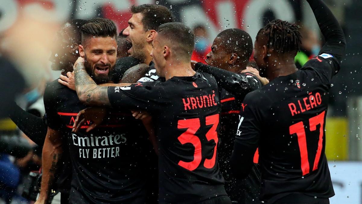 Los jugadores del Milan celebran el gol de Olivier Giroud al Torino