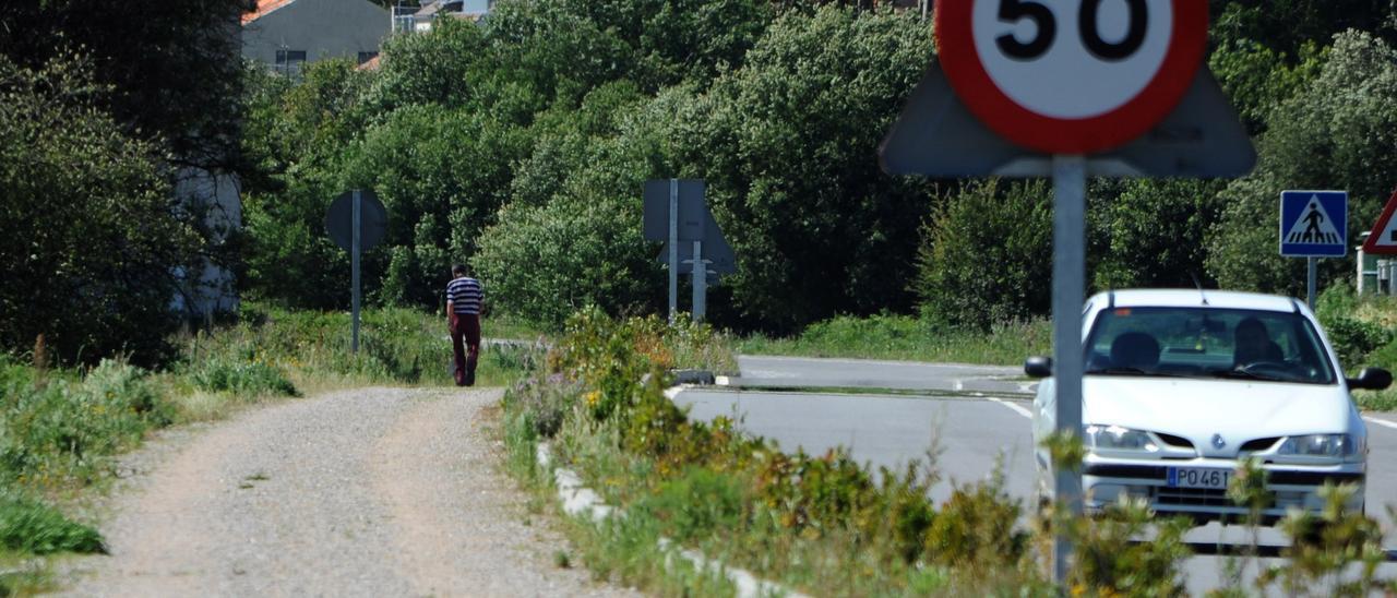 Vial de acceso directo al muelle de O Xufre, en A illa de Arousa