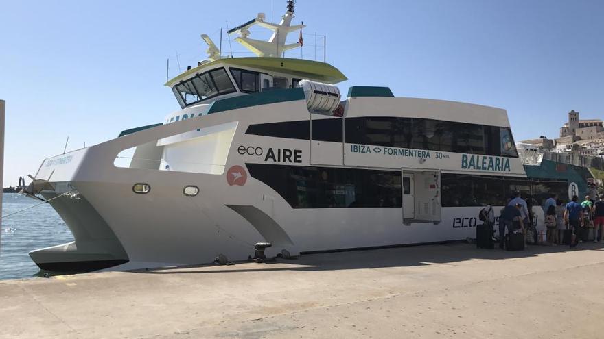La serie de cuatro ´eco fast ferries´ de Baleària ya están operando entre Eivissa y Formentera