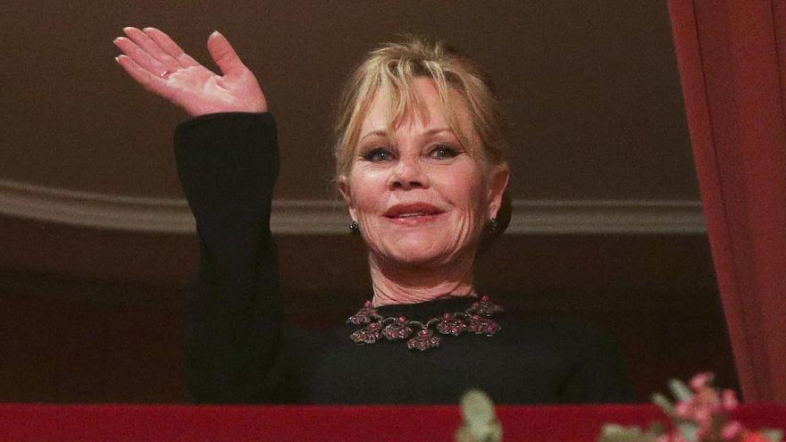 Melanie Griffith reaparece tras operarse de cáncer de nariz