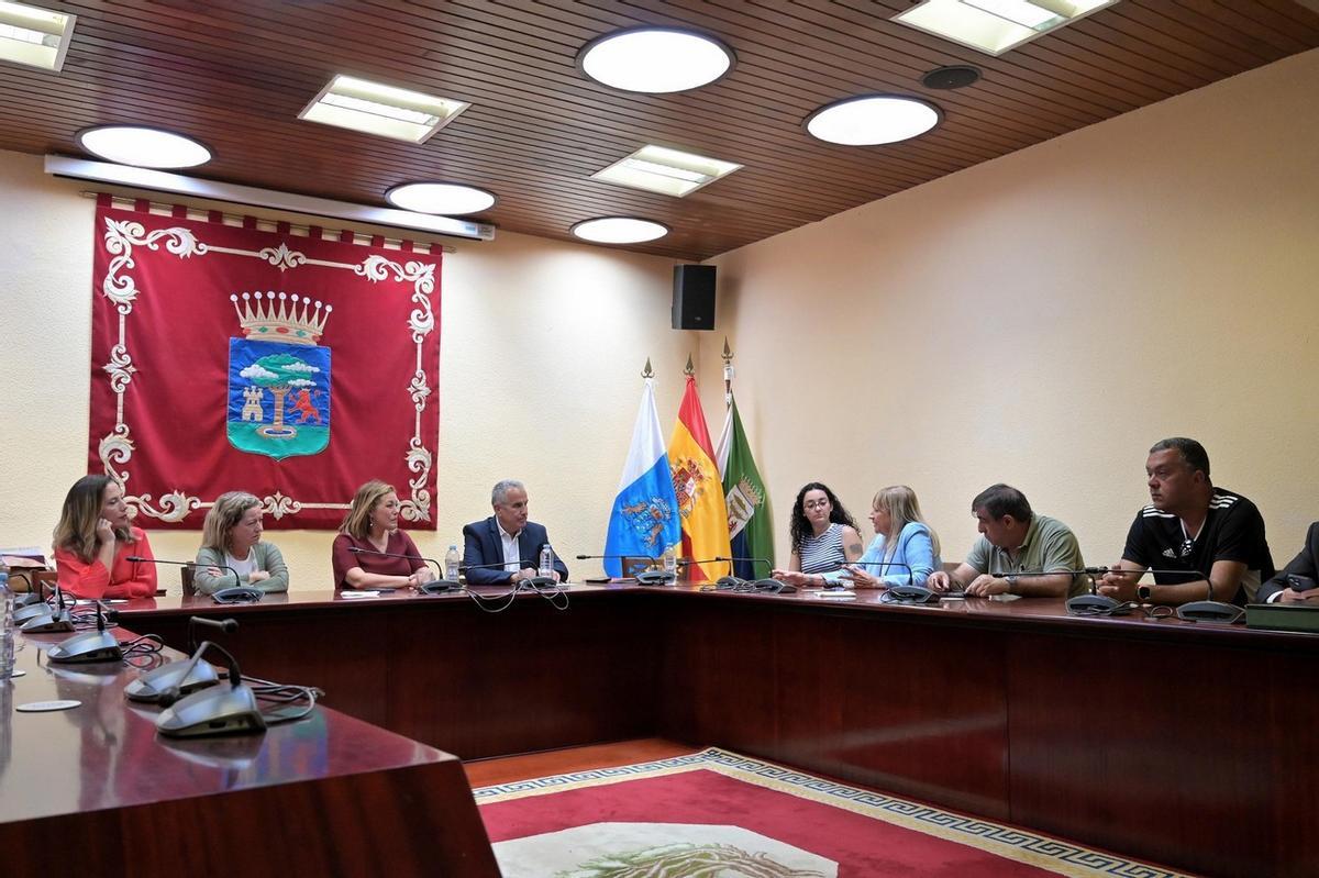 Imagen de la Mesa del Parlamento de Canarias celebrada el pasado jueves en El Hierro.