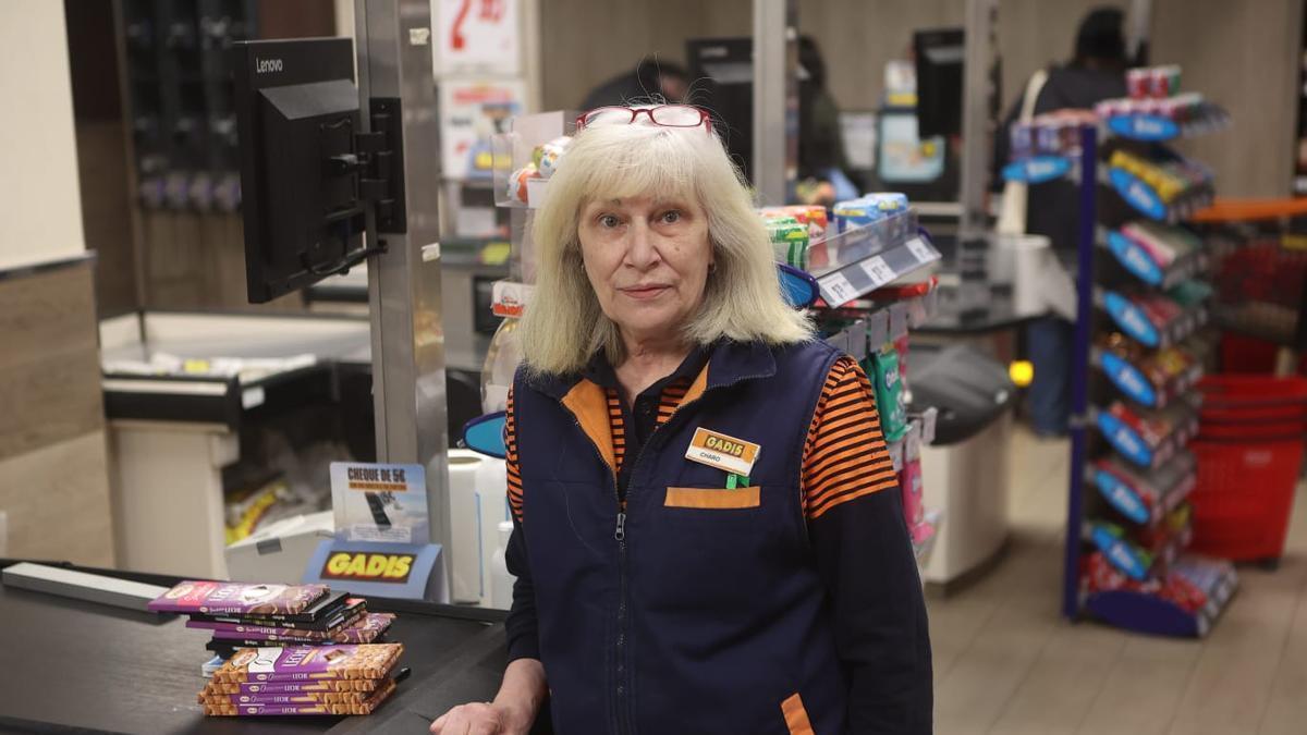 Charo se despide de Gadis tras 49 años de trabajo en A Coruña: "Me siento muy querida"