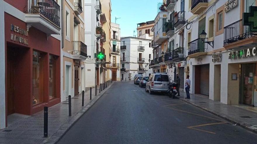 El 1887 l&#039;ajuntament acordà designar el carrer que es va obrir amb el Poble Nou, que va des de la plaça de sa Font al carrer del Comte de Rosselló, amb el nom d?Anníbal; tot dient que el general cartaginès havia nascut a sa Conillera, cosa que sembla totalment incerta.