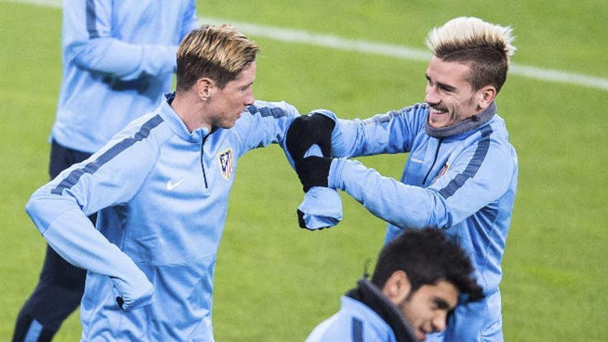 Torres y Griezmann, en un ensayo del Atlético.