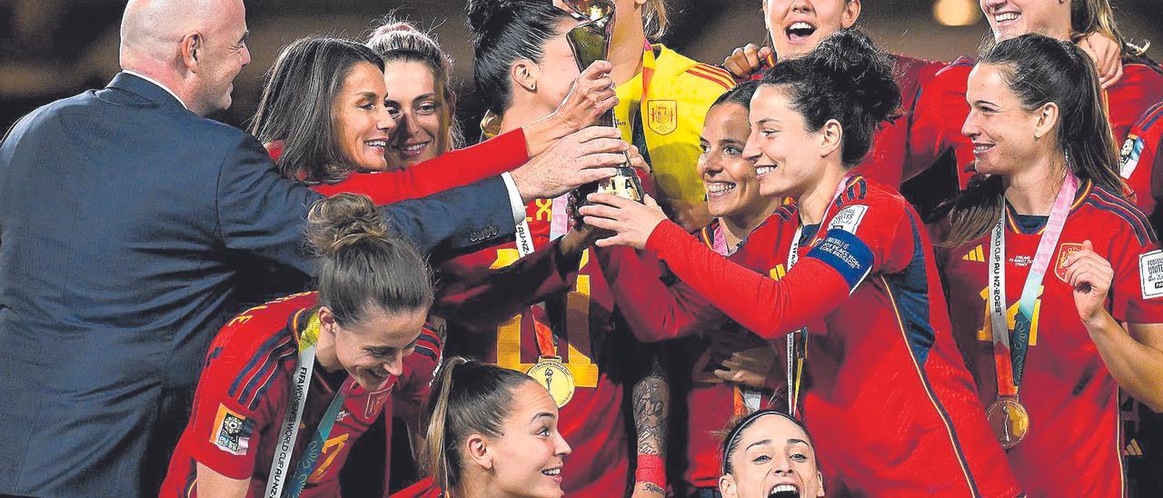 El fútbol femenino toca el cielo y prosigue su lucha