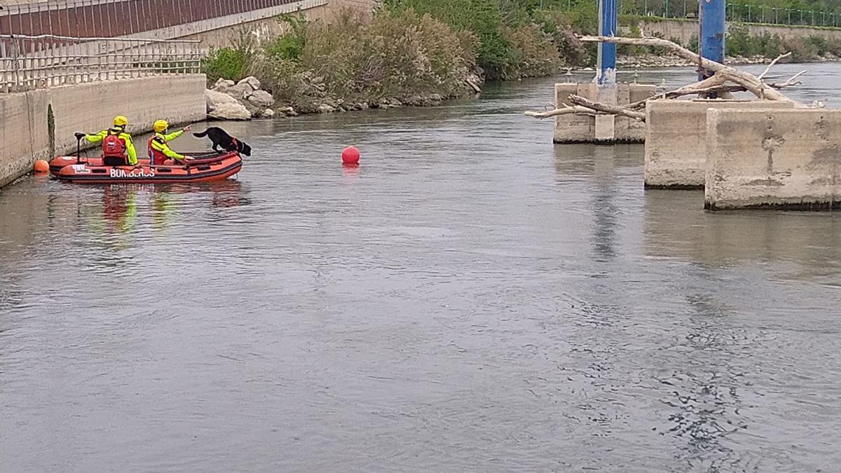 Continúa la búsqueda del menor desaparecido en el Ebro