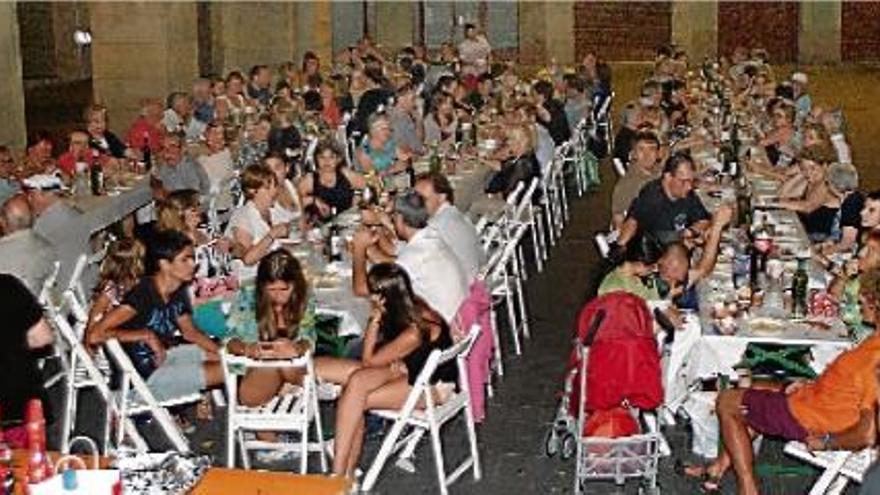 105 persones van participar al sopar a la fresca per les festes de Sant Ignasi