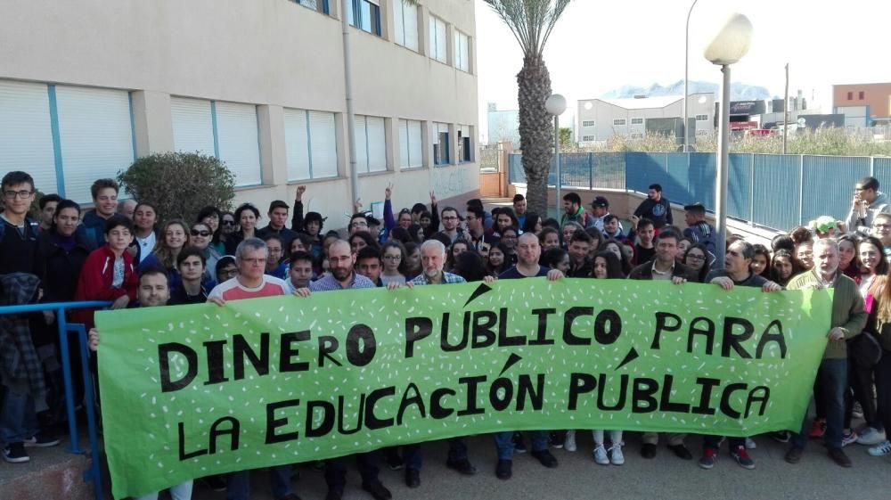 Protestas en institutos de la Región contra los conciertos educativos