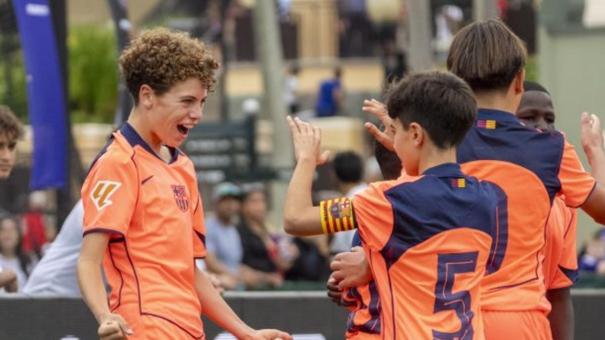 Balcells celebra un gol con Jaume