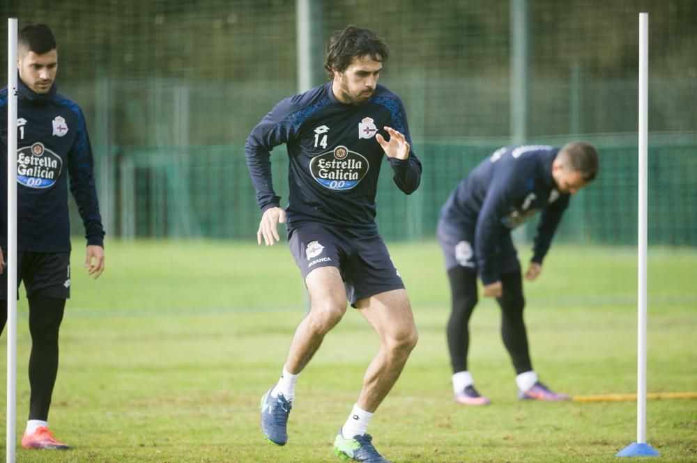 El técnico convoca a 19 jugadores, por lo que tendrá que hacer un último descarte antes del encuentro ante el Sevilla.