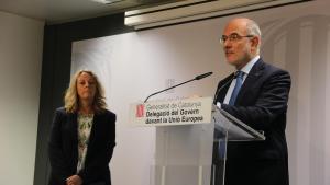 La delegada de la Generalitat en Bruselas Ester Borràs y el conseller Jaume Duch este viernes.