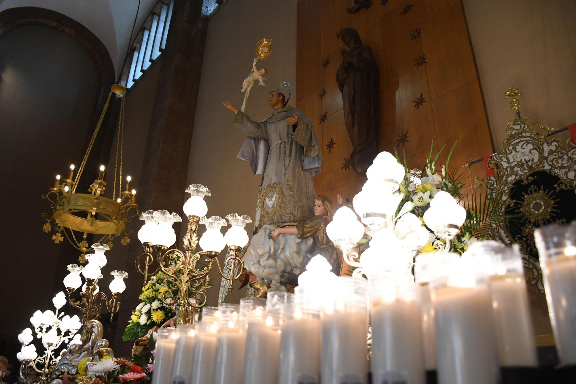 Día de Sant Pasqual en Vila-real, con misa y 'Xulla' en la intimidad