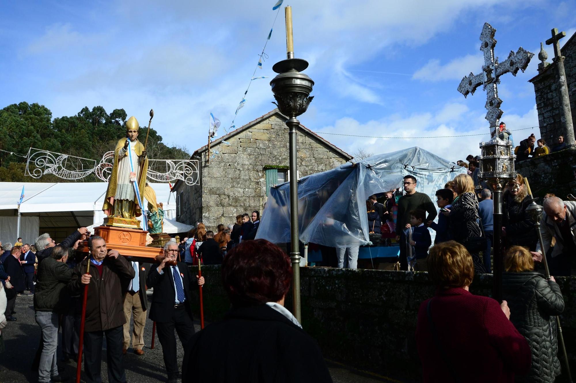 Las procesiones por el San Martiño de Moaña y Bueu aprovechan la tregua de la lluvia