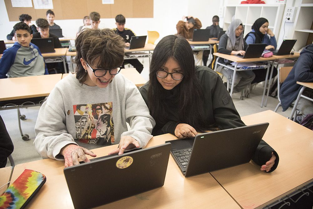 Alumnes en una aula de l’institut Lluís de Peguera de Manresa, aquesta setmana 